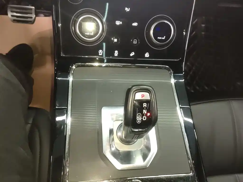 Land Rover Evoque 2020 — фото 12
