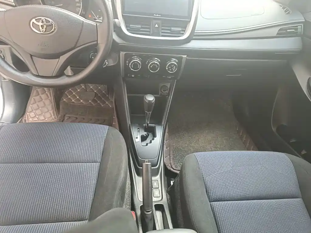Toyota Yaris L 2018 — фото 14