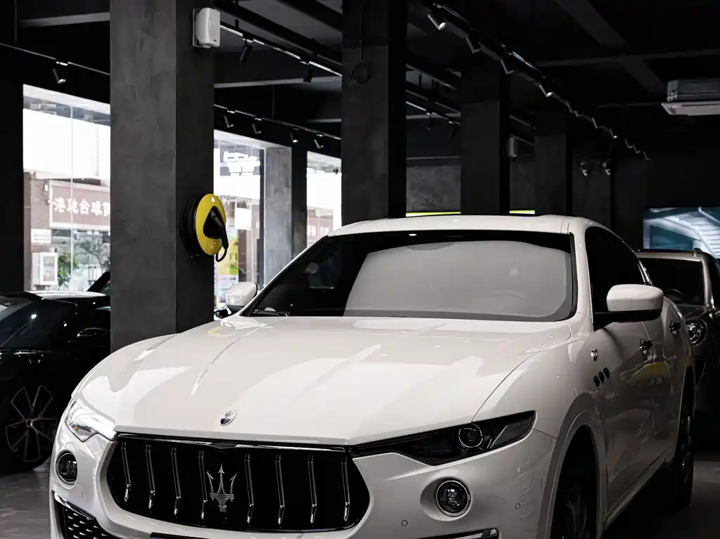 Maserati Levante 2023 — фото 6