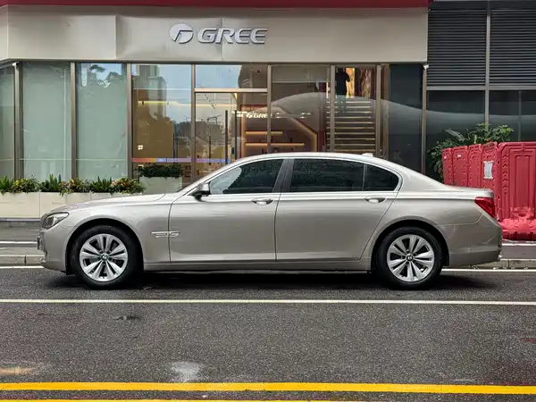 BMW 7 Series 2009