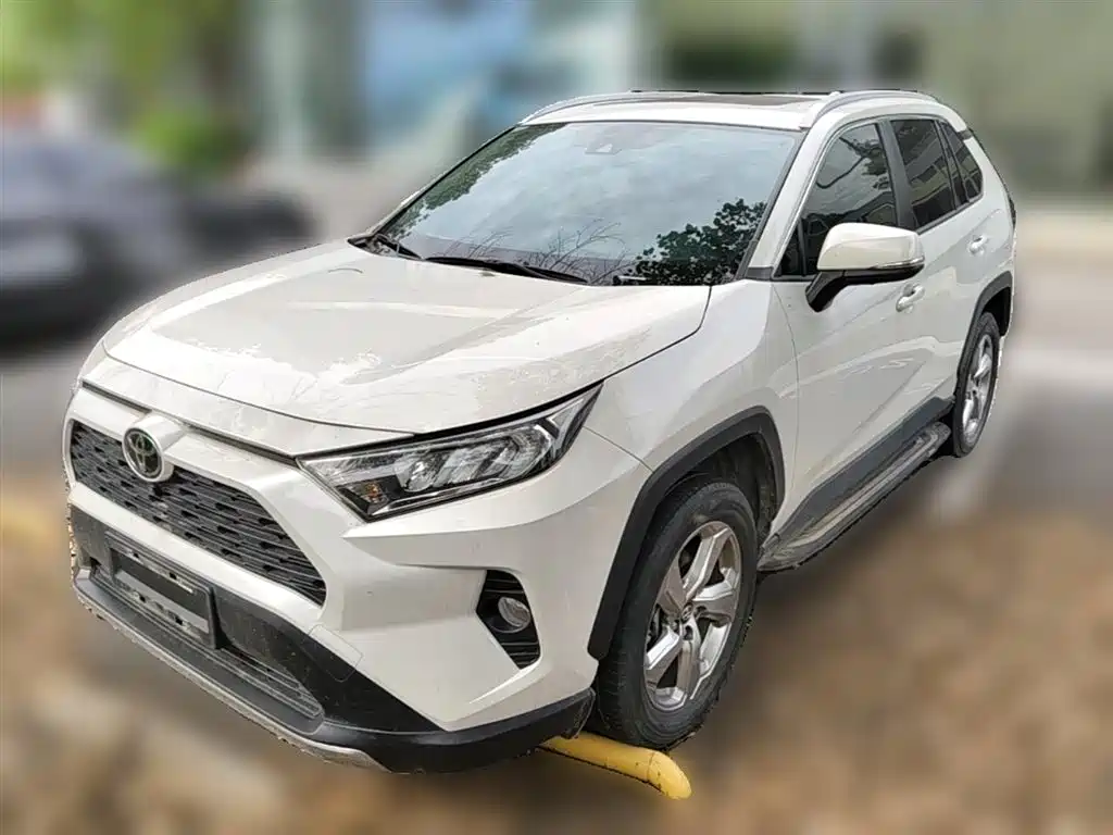 Toyota RAV4 2021 — фото 3