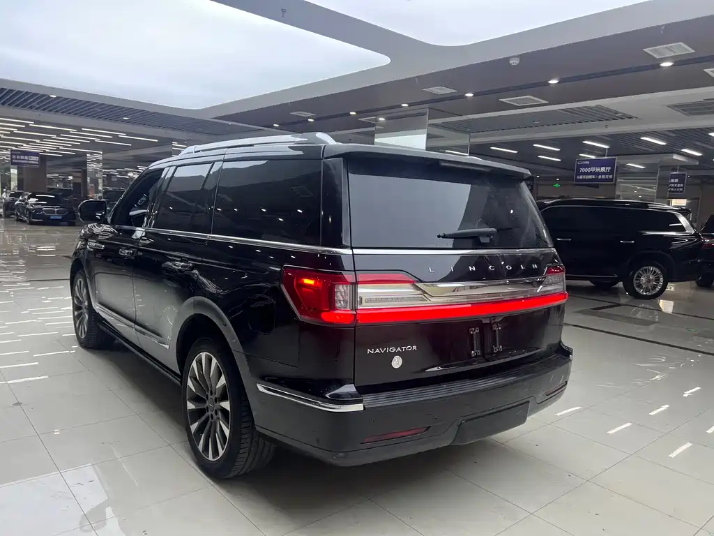 Lincoln Navigator 2018 — фото 9