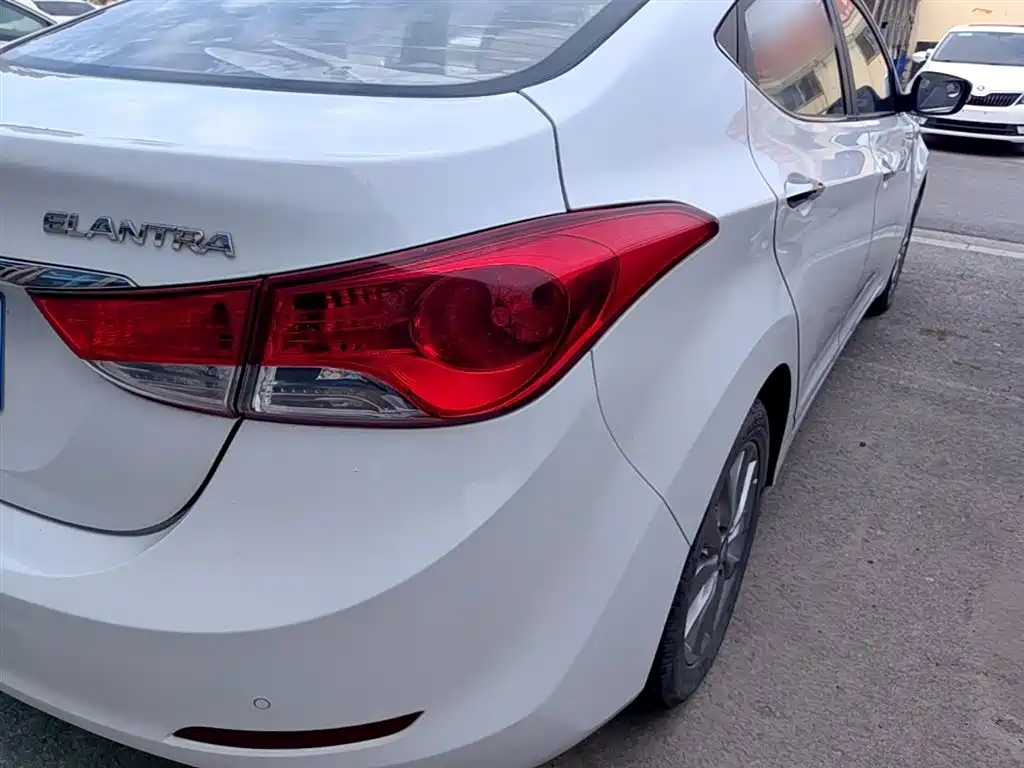 Hyundai Elantra Langdong 2015 — фото 8