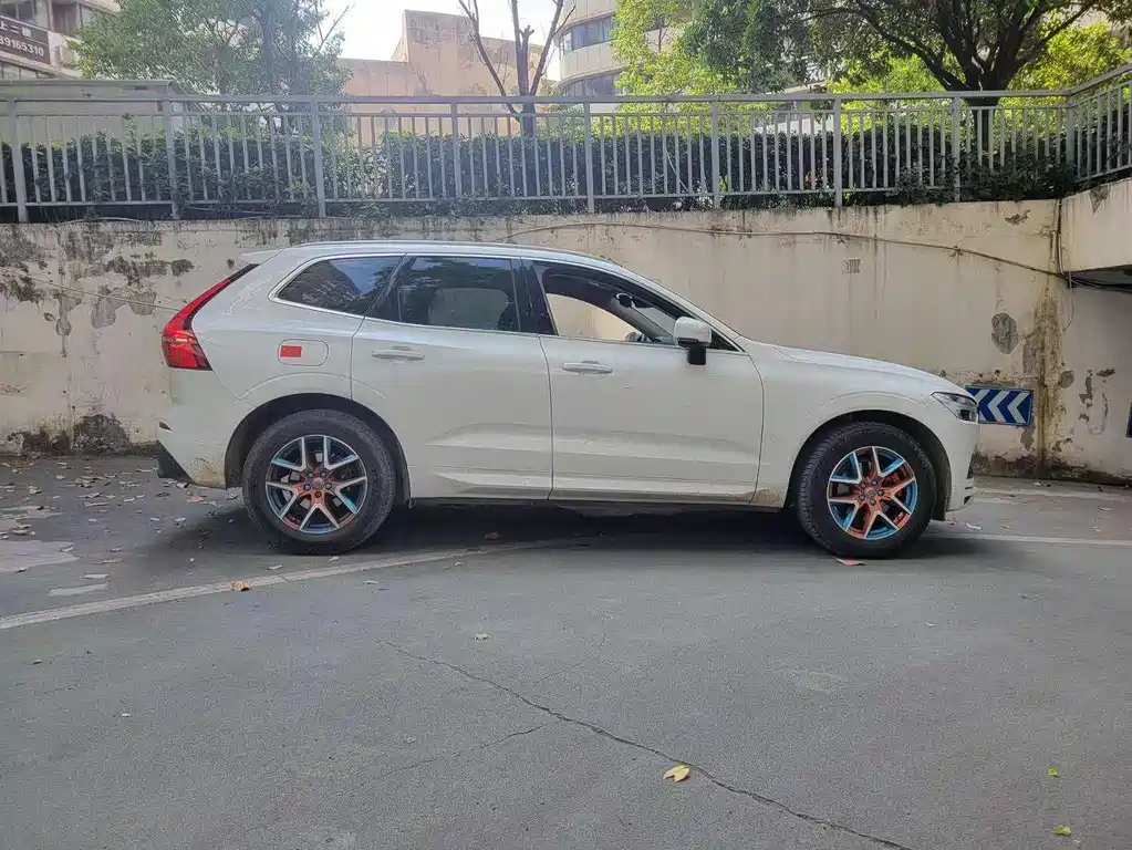 Volvo XC60 2020 — фото 16