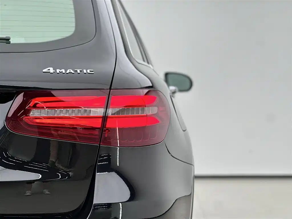 Mercedes-Benz GLC 2017 — фото 16