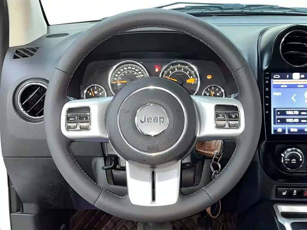 Jeep Compass 2013 — фото 9