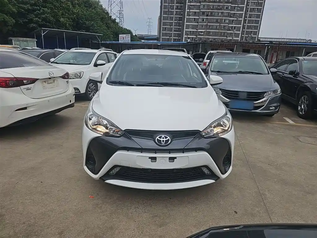 Toyota Yaris L 2021 — фото 3