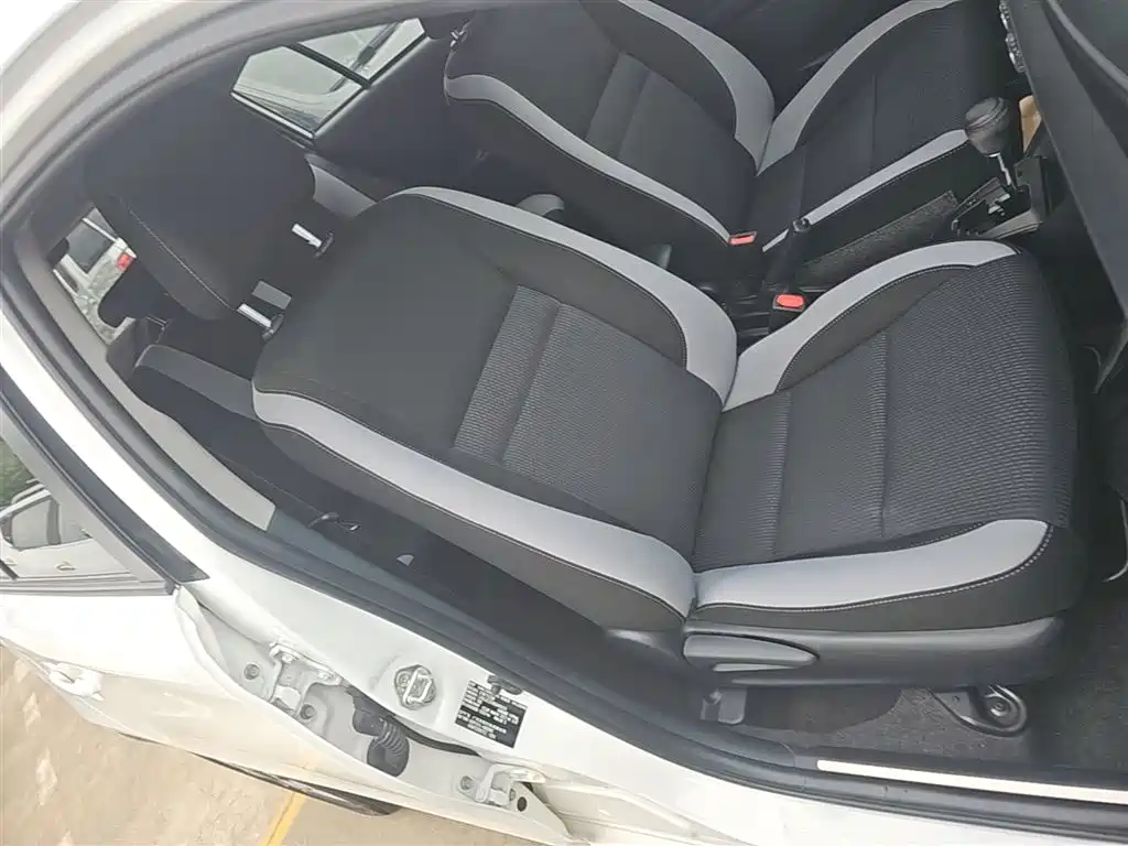 Toyota Yaris L 2021 — фото 25