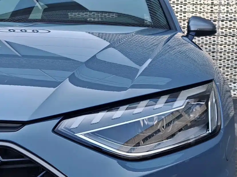 Audi A4L 2022 — фото 12