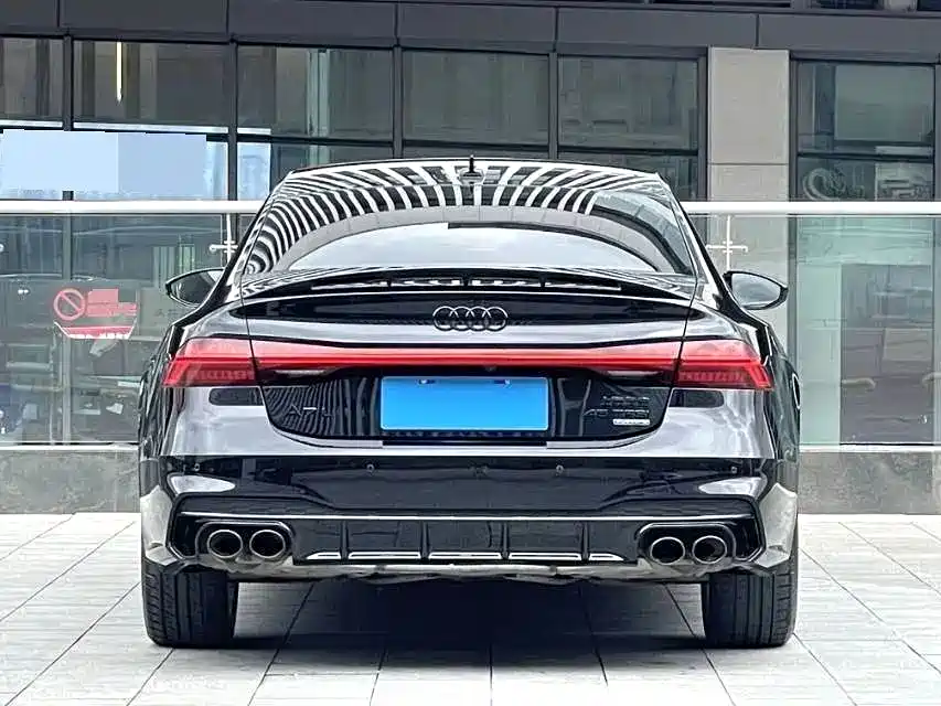 Audi A7L 2024 — фото 13