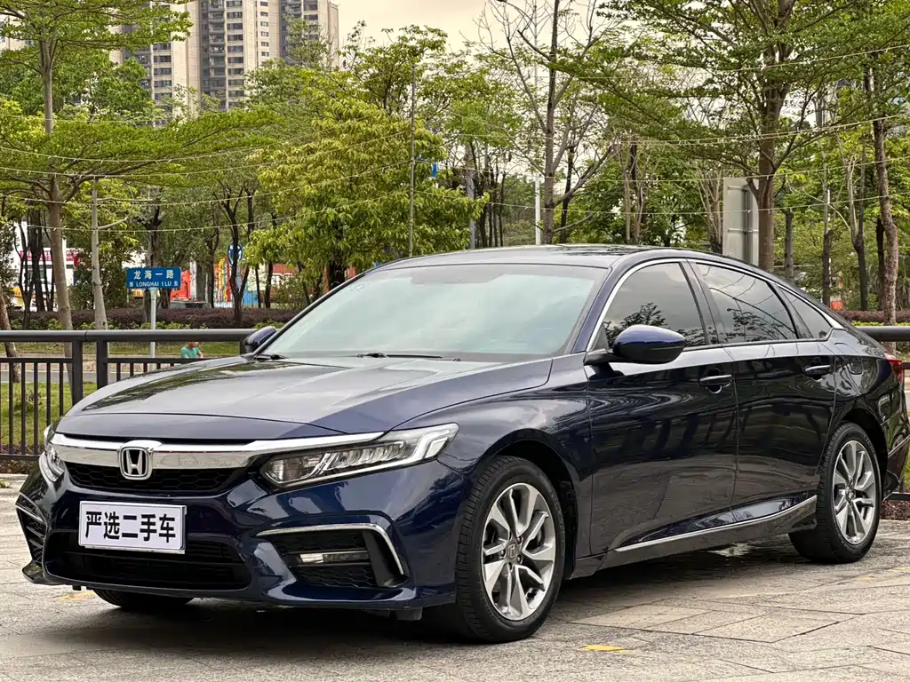 Honda Inspire 2019 — фото 1