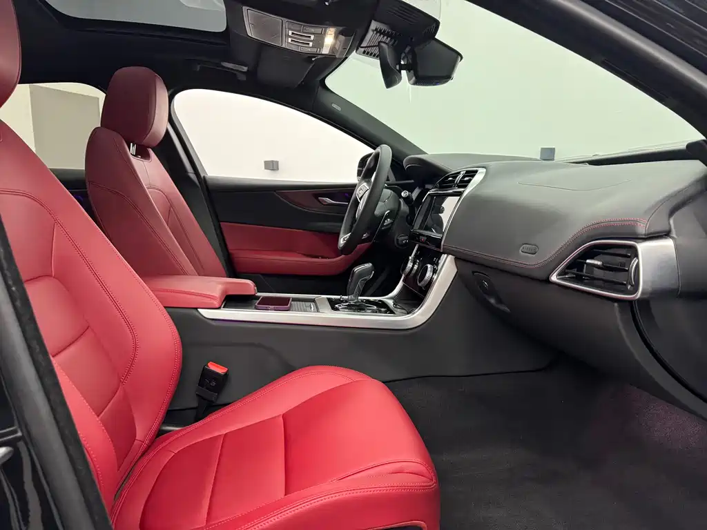 Jaguar XEL 2023 — фото 10