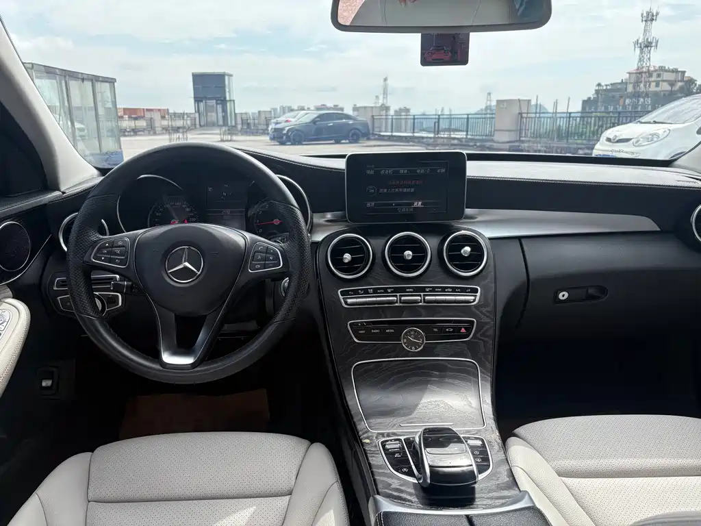 Mercedes-Benz C-Class 2017 — фото 9