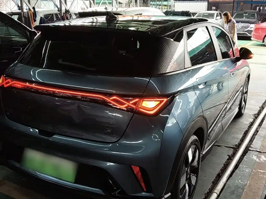 BYD Dolphin 2023