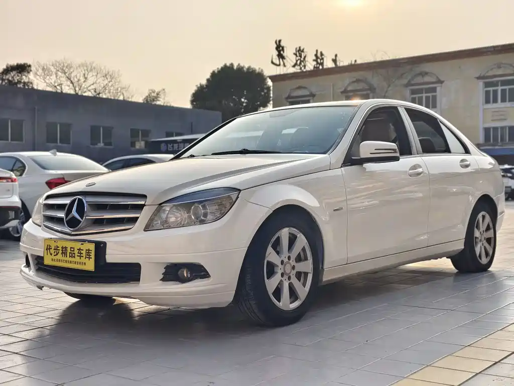 Mercedes-Benz C-Class 2011 — фото 1