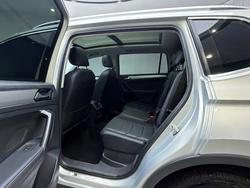 Volkswagen Tiguan L 2017 — фото 9