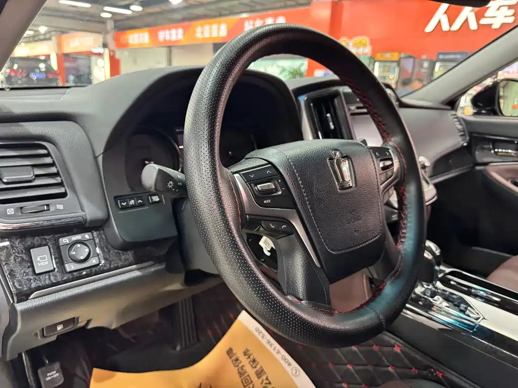 Toyota Crown 2019 — фото 14