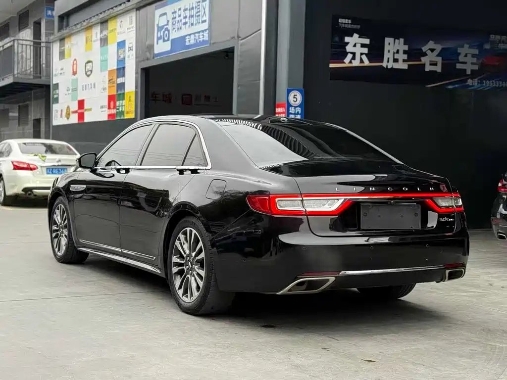 Lincoln Continental 2018 — фото 9
