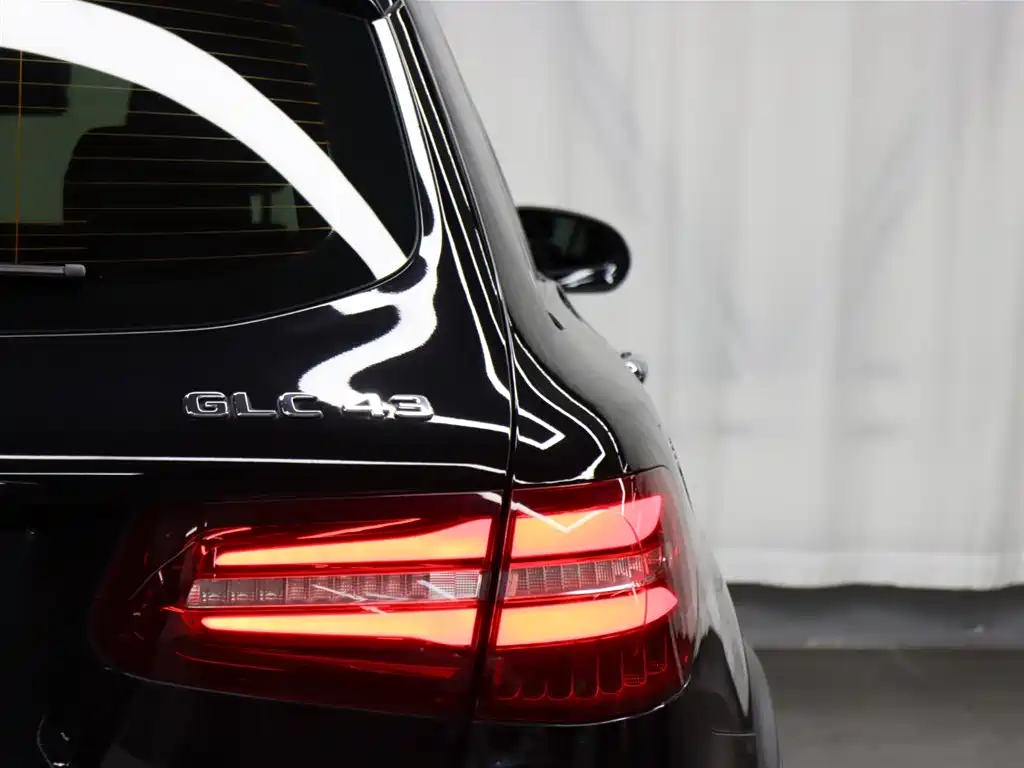 Mercedes-Benz GLC AMG 2018 — фото 24