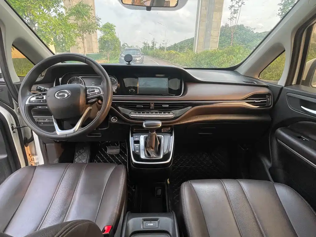 GAC Motor Trumpchi M6 2019 — фото 8