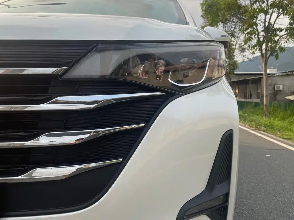 GAC Motor Trumpchi M6 2019 — фото 16
