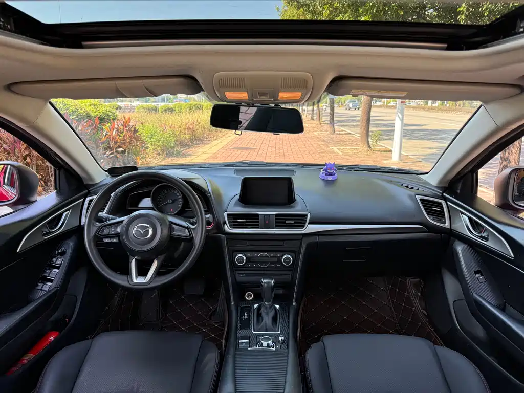 Mazda 3 Axela 2018 — фото 5