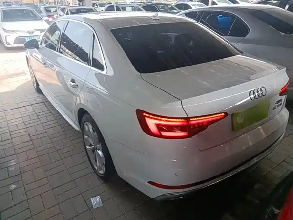 Audi A4L 2019