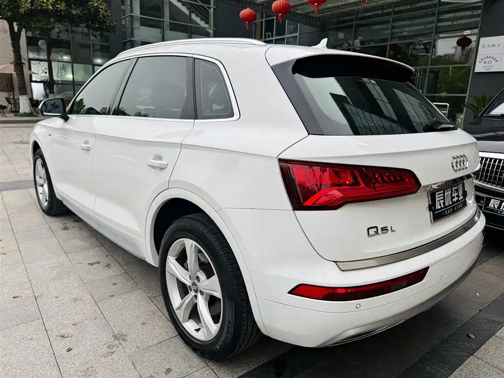Audi Q5L 2021 — фото 7