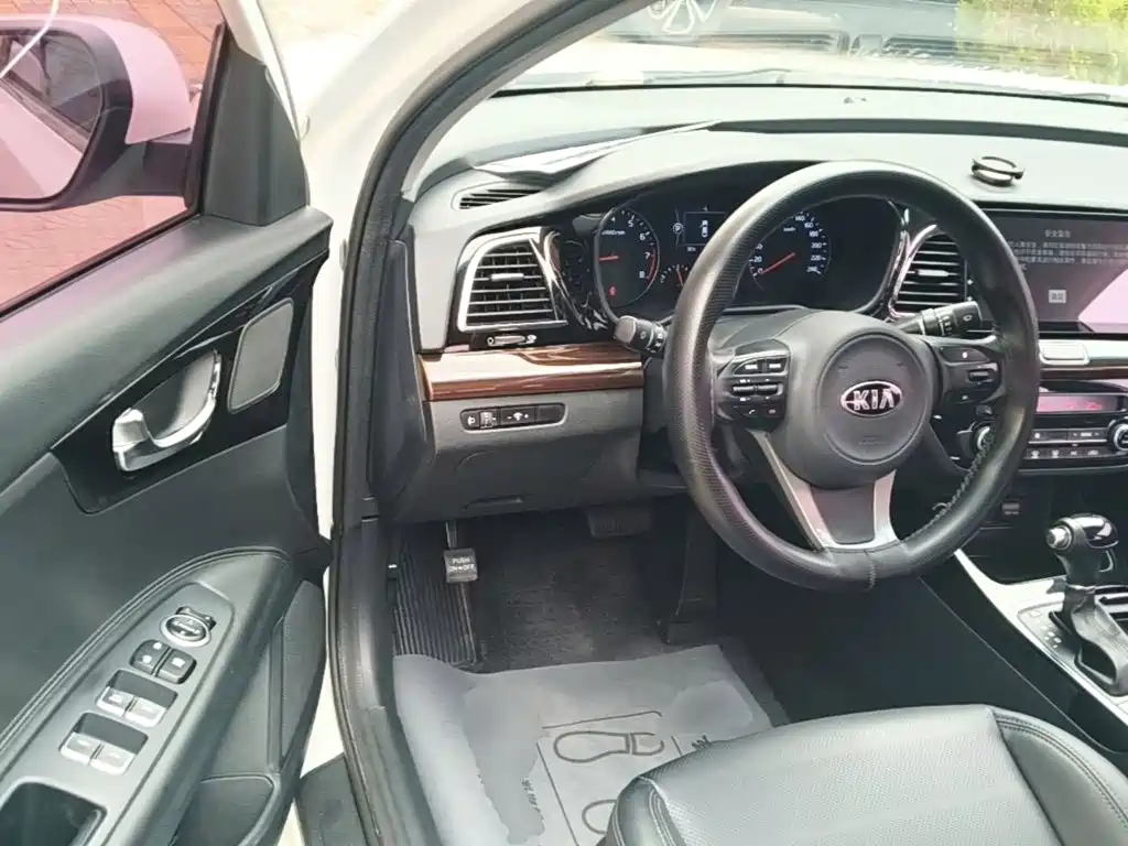 Kia K4 2017 — фото 16