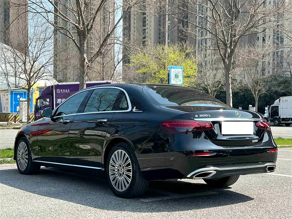 Mercedes-Benz E-Class 2021 — фото 10