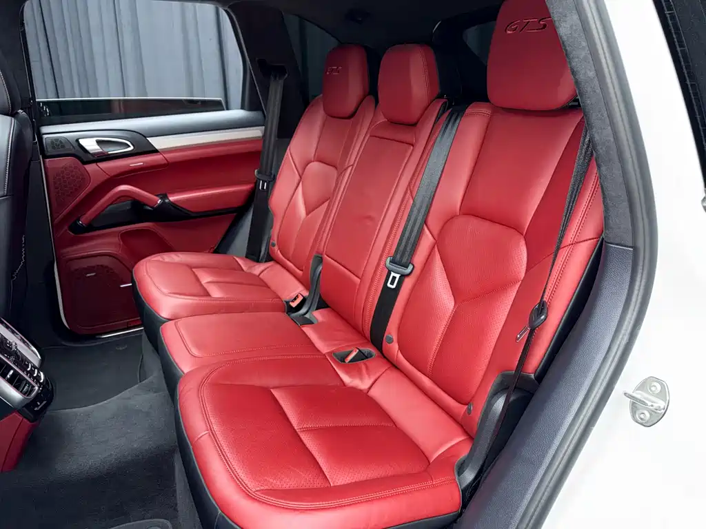 Porsche Cayenne 2016 — фото 10