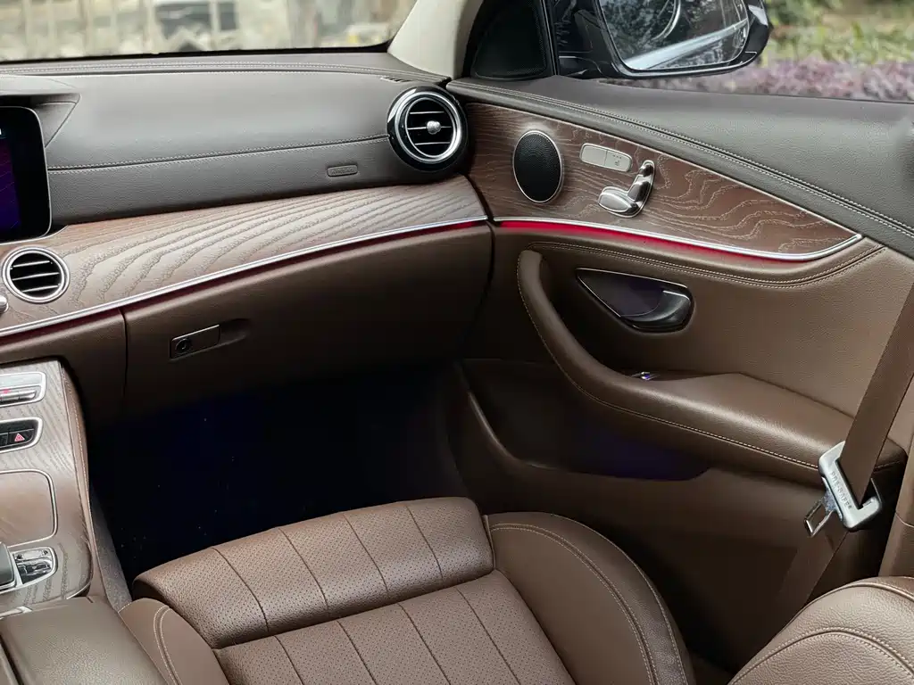 Mercedes-Benz E-Class 2022 — фото 21