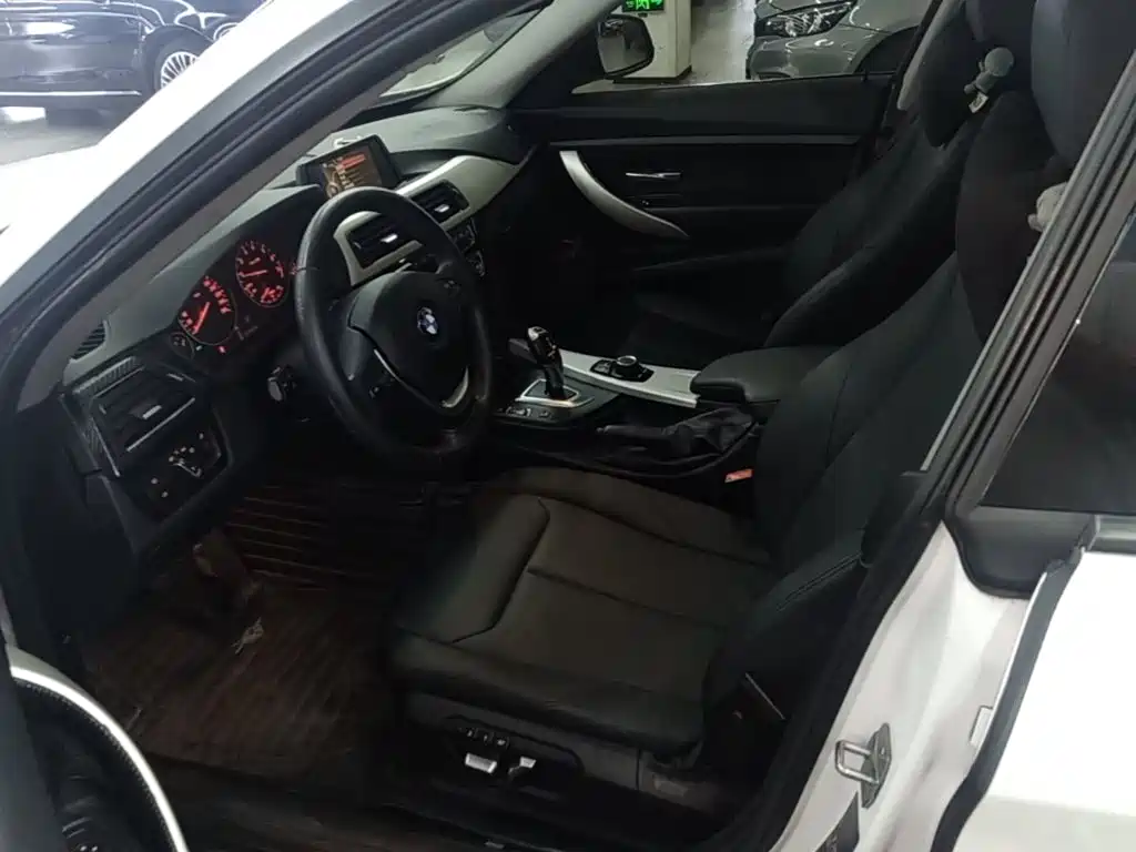 BMW 3 Series GT 2017 — фото 15