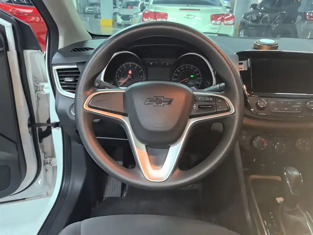 Chevrolet Monza 2019 — фото 10