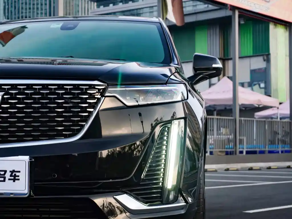 Cadillac XT6 2021 — фото 2