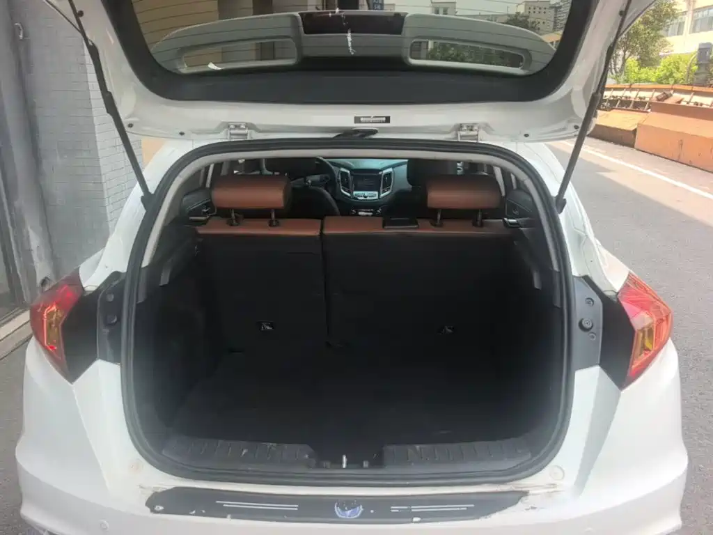 Changan Eado XT 2017 — фото 19