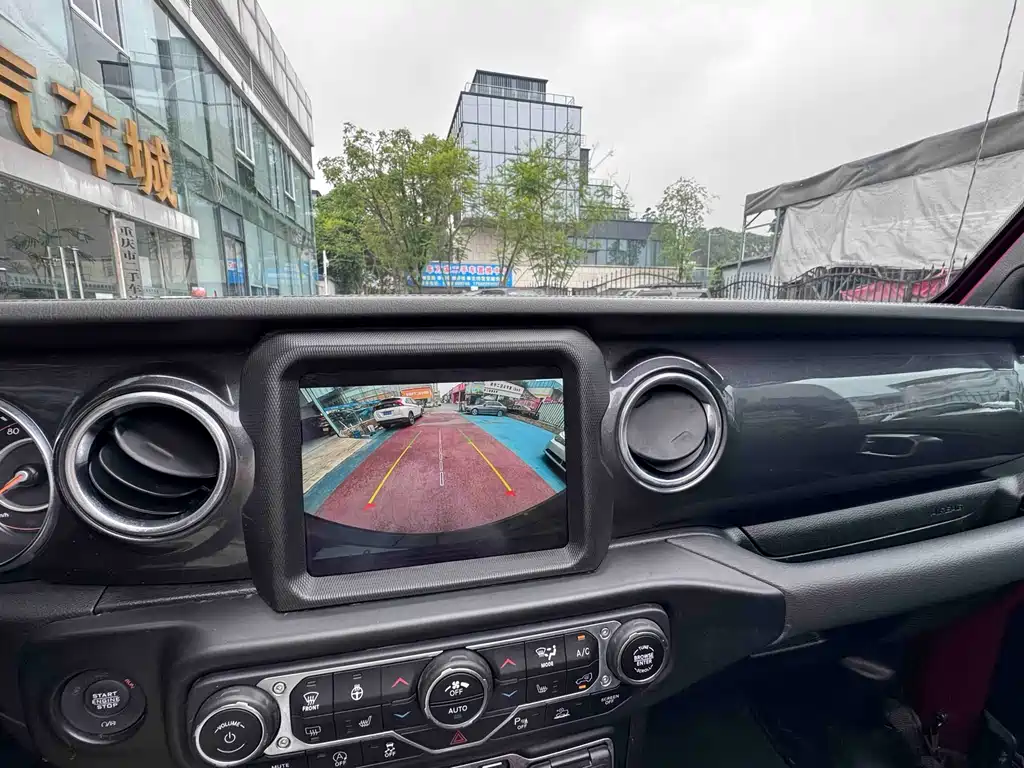 Jeep Wrangler 2024 — фото 16