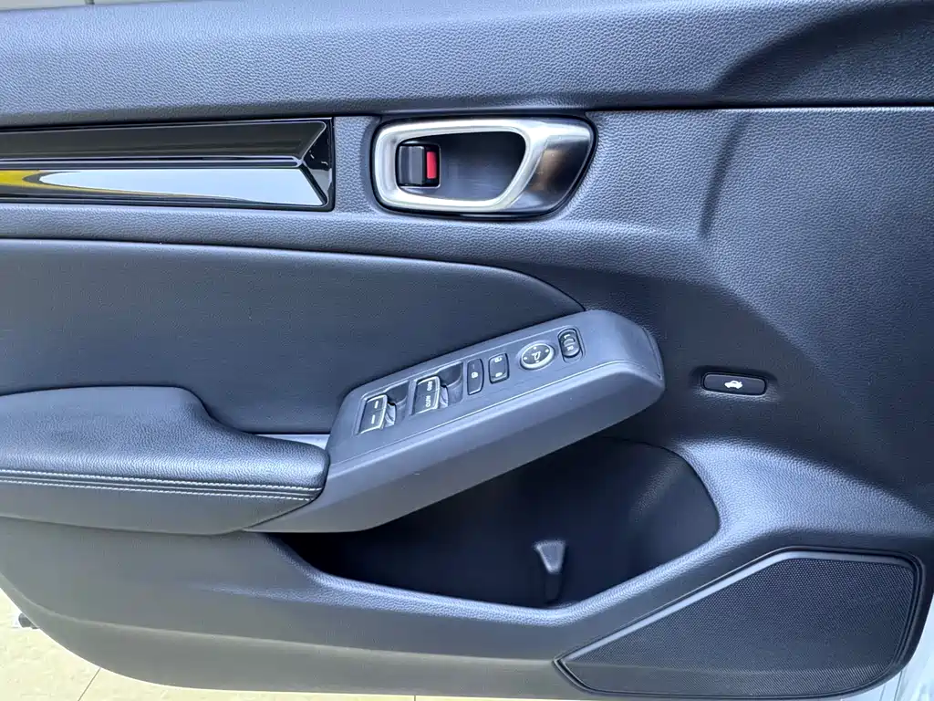 Honda Civic 2023 — фото 17