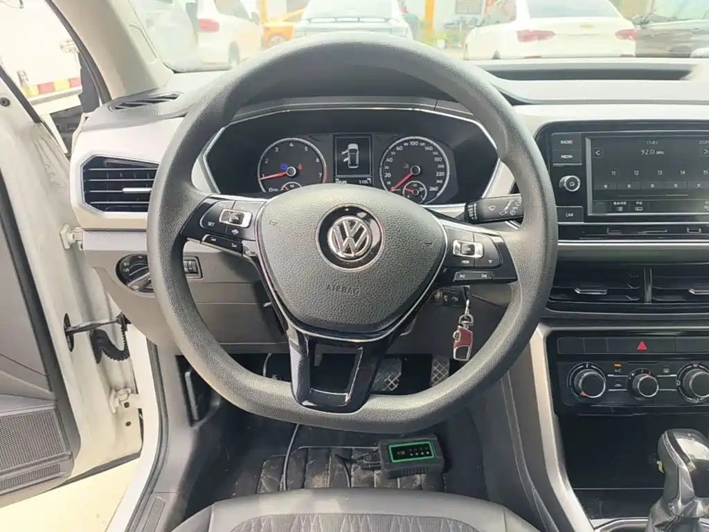 Volkswagen T-Cross 2019 — фото 11