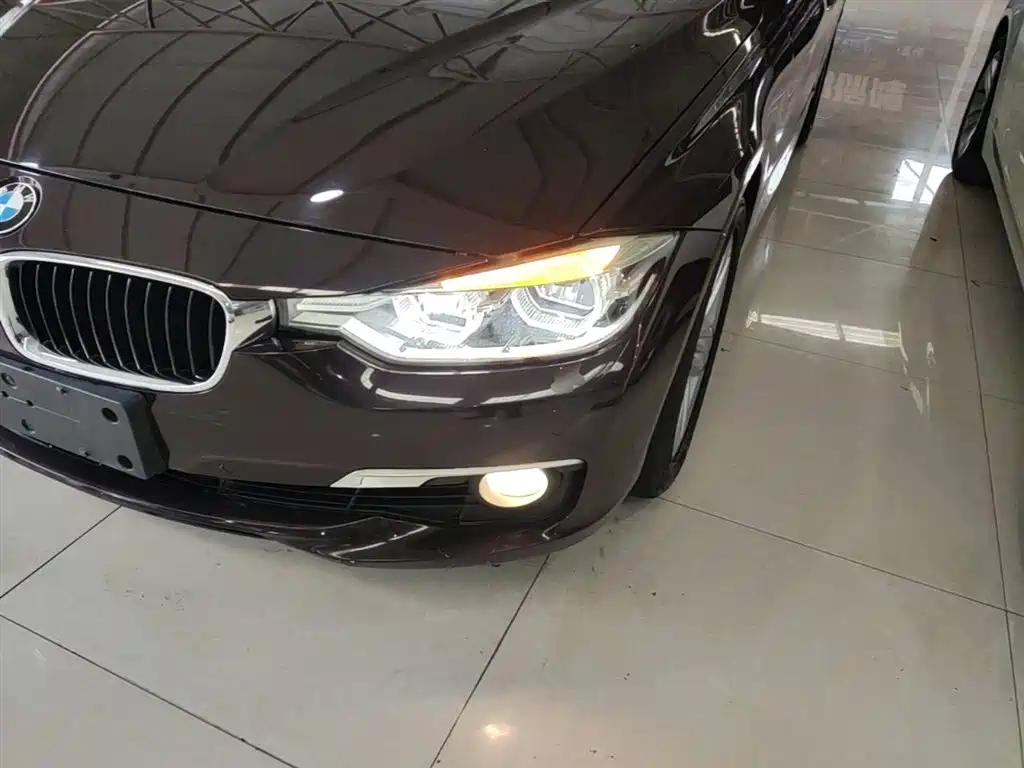 BMW 3 Series 2017 — фото 24