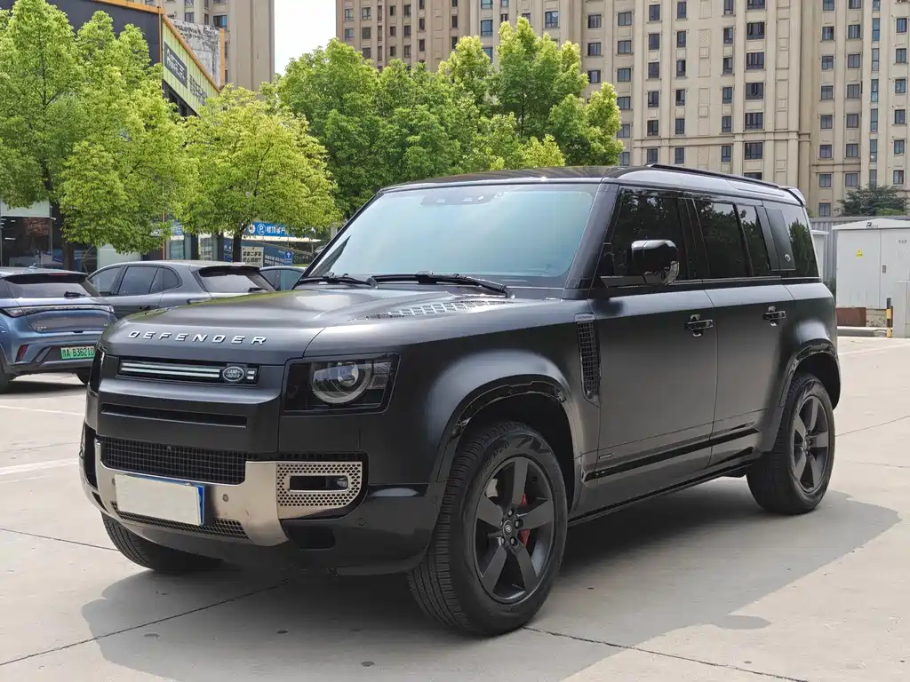 Land Rover Defender 2024