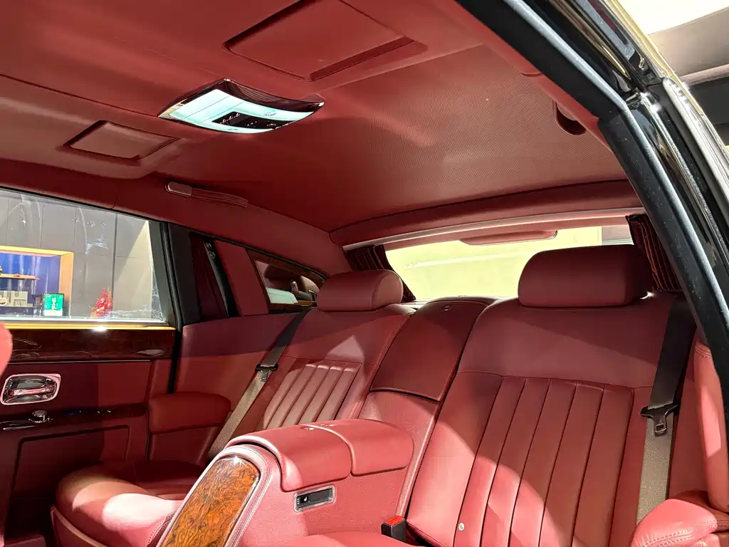 Rolls-Royce Phantom 2012 — фото 20