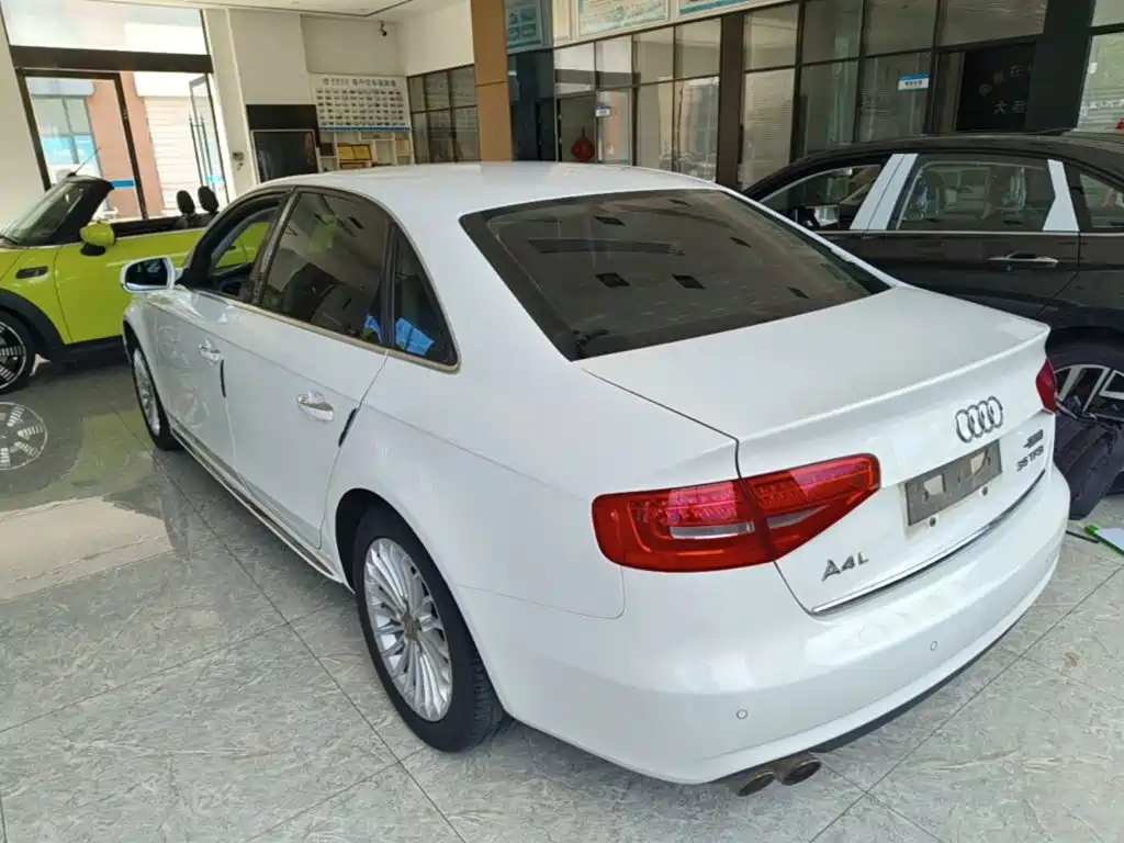 Audi A4L 2016