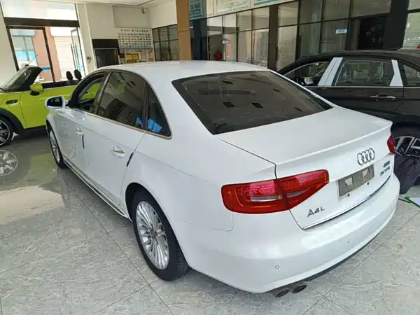 Audi A4L 2016