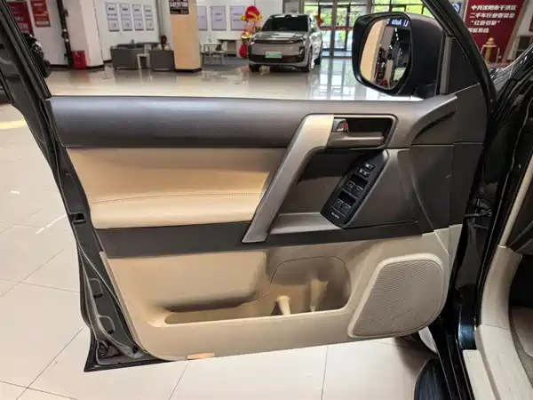 Toyota Prado 2010