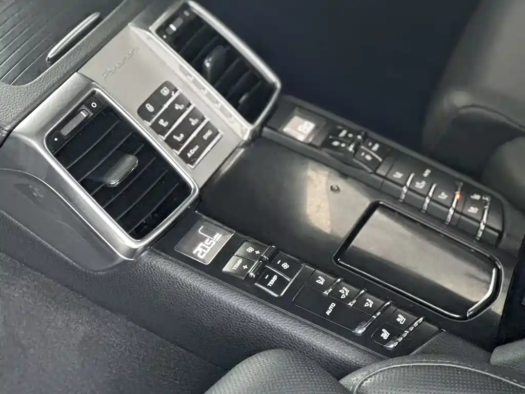 Porsche Panamera 2015 — фото 16