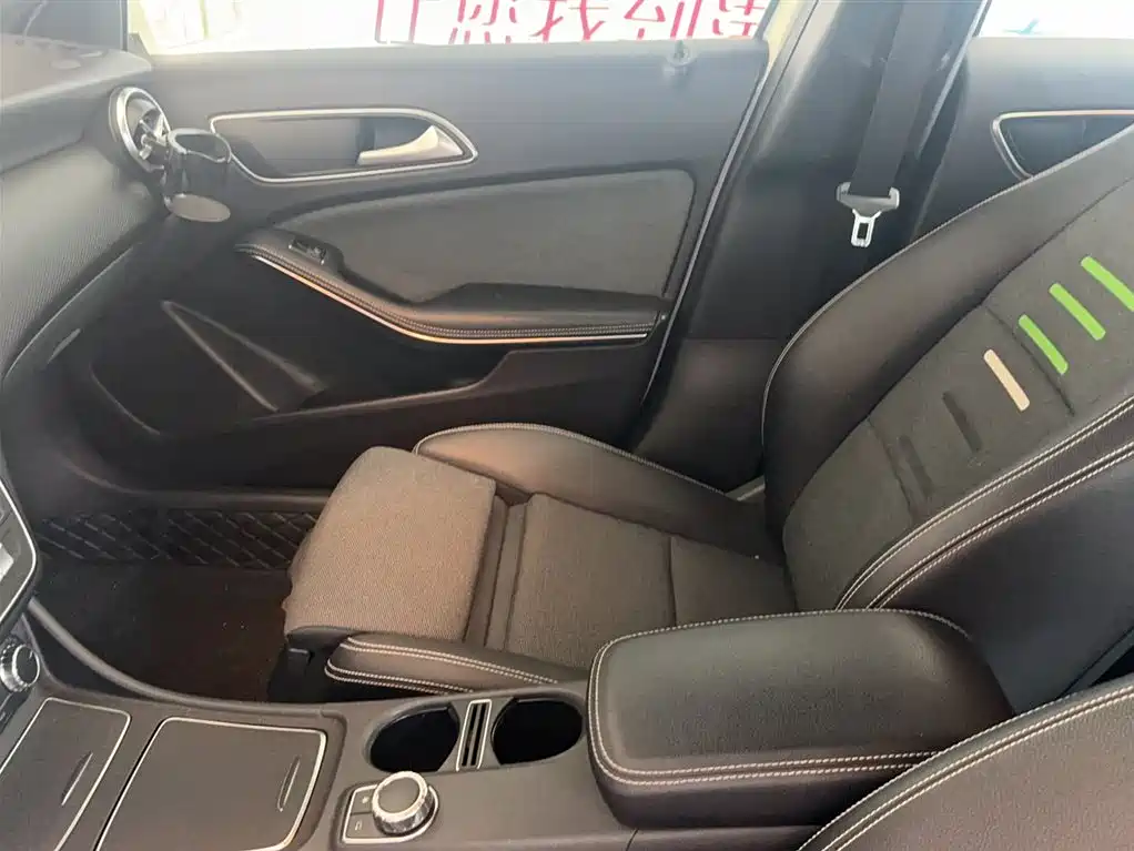 Mercedes-Benz A-Class 2018 — фото 14