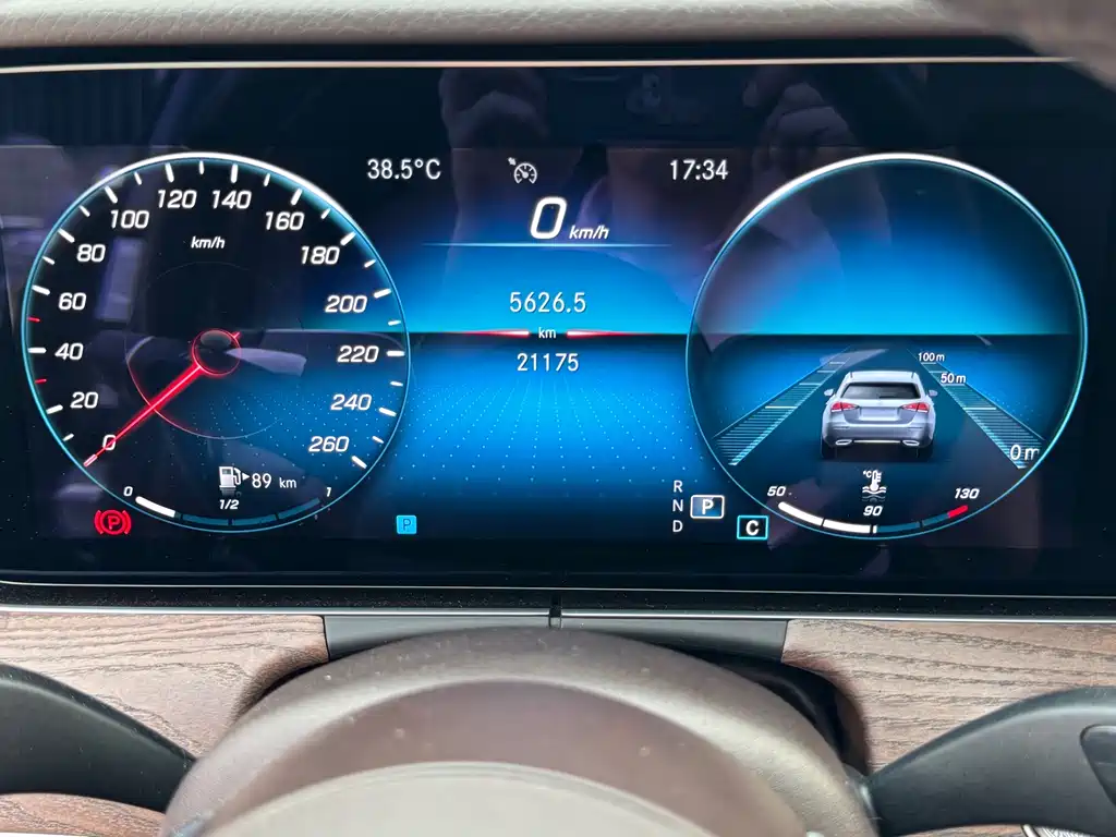 Mercedes-Benz E-Class 2022 — фото 16