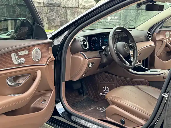 Mercedes-Benz E-Class 2022