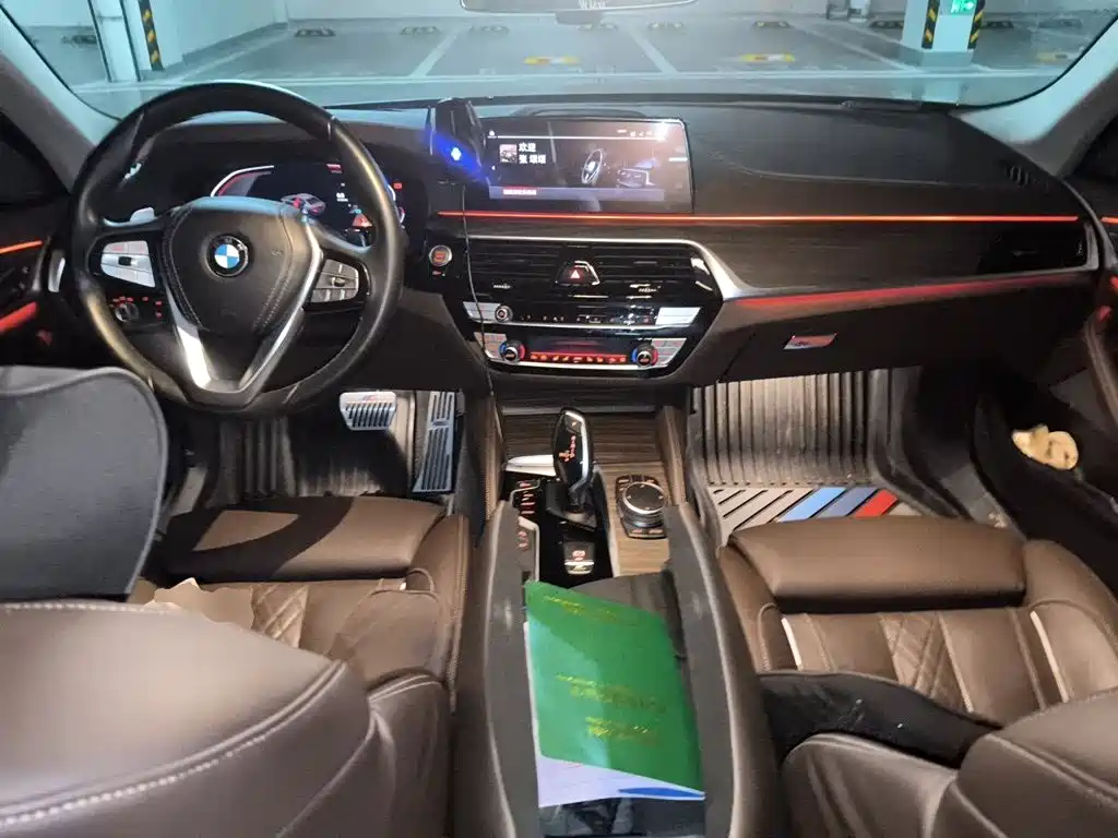 BMW 5 Series 2020 — фото 10